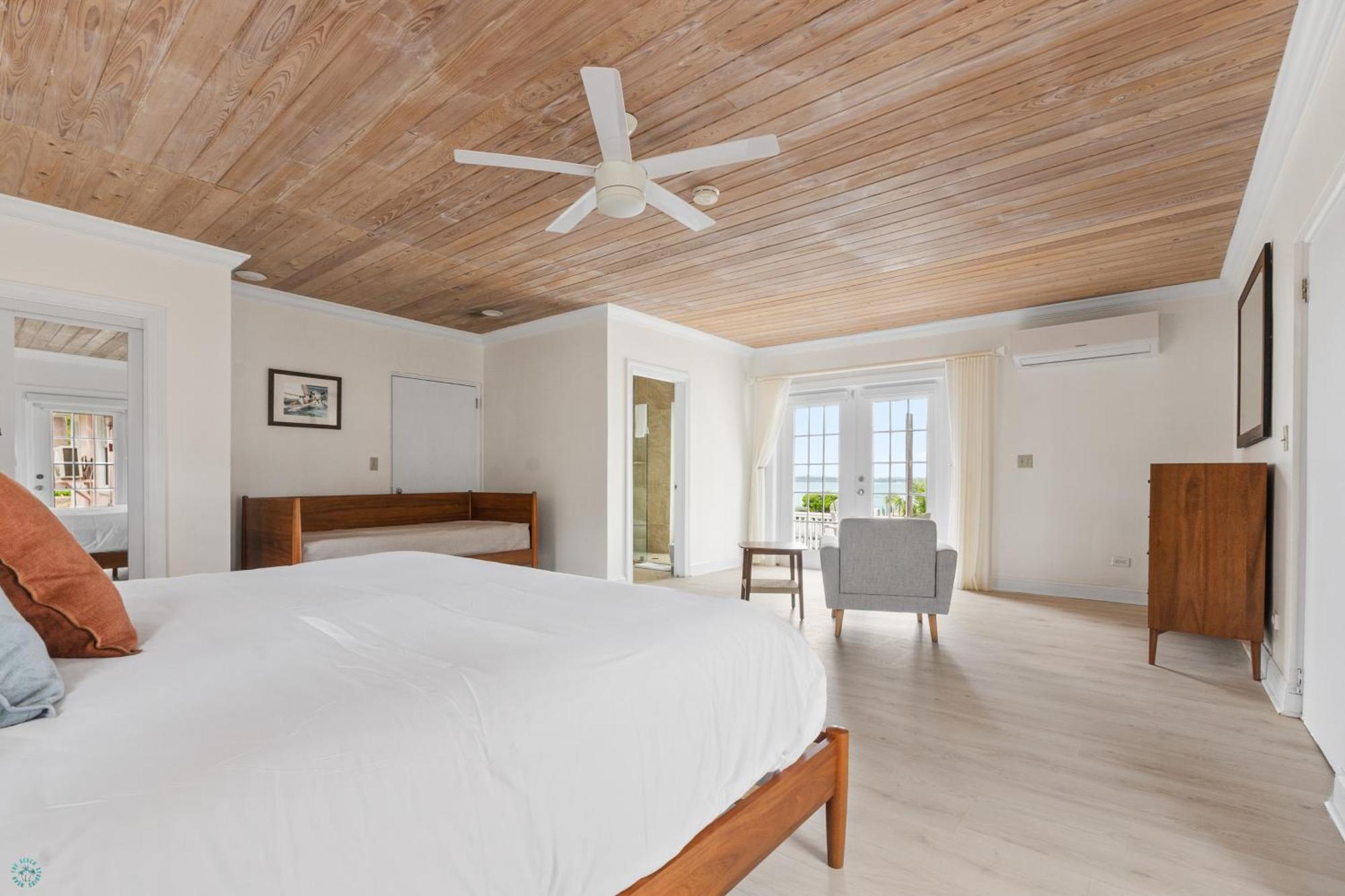 Romora Bay Resort & Marina Dunmore Town Экстерьер фото