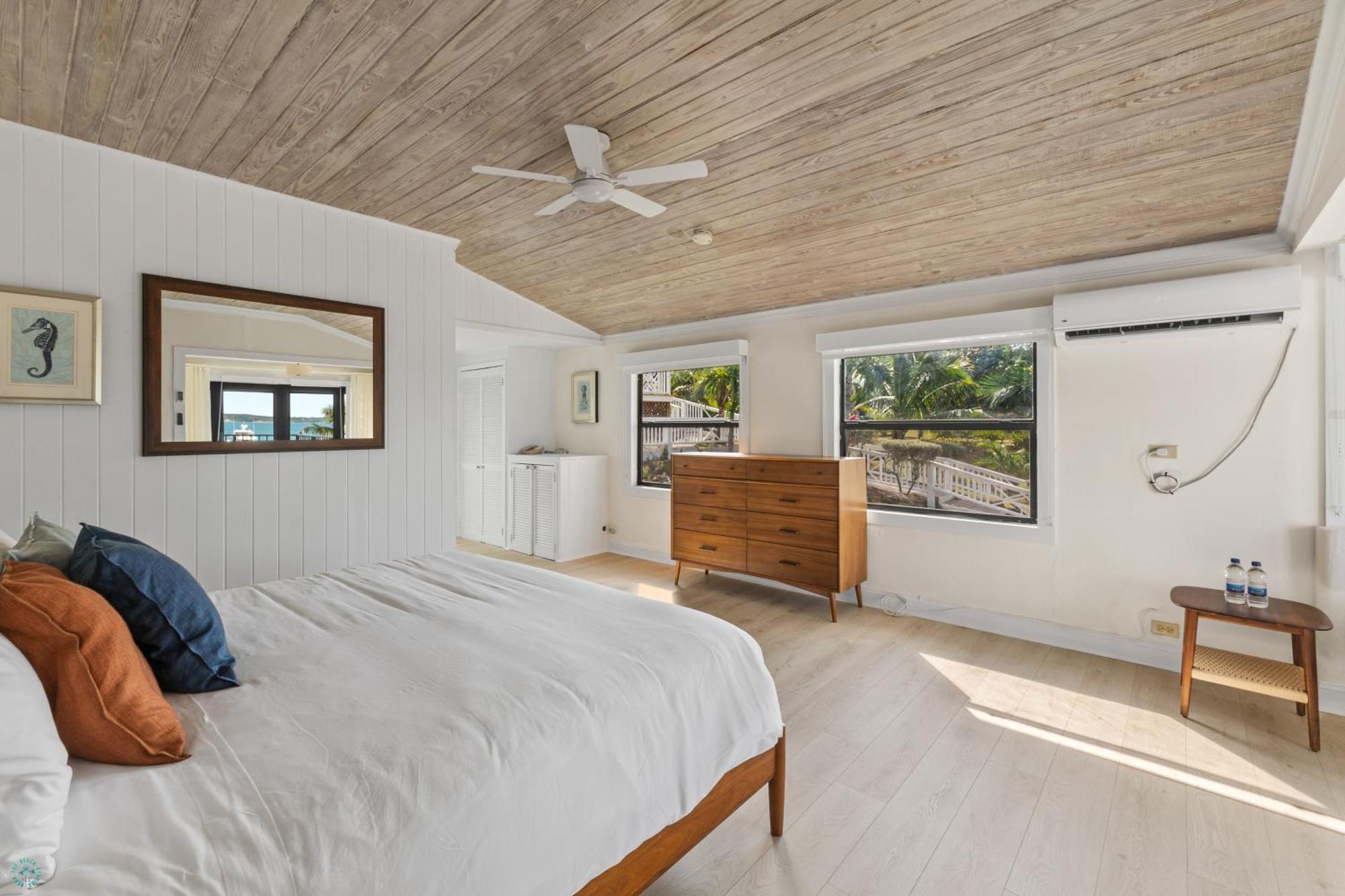 Romora Bay Resort & Marina Dunmore Town Экстерьер фото